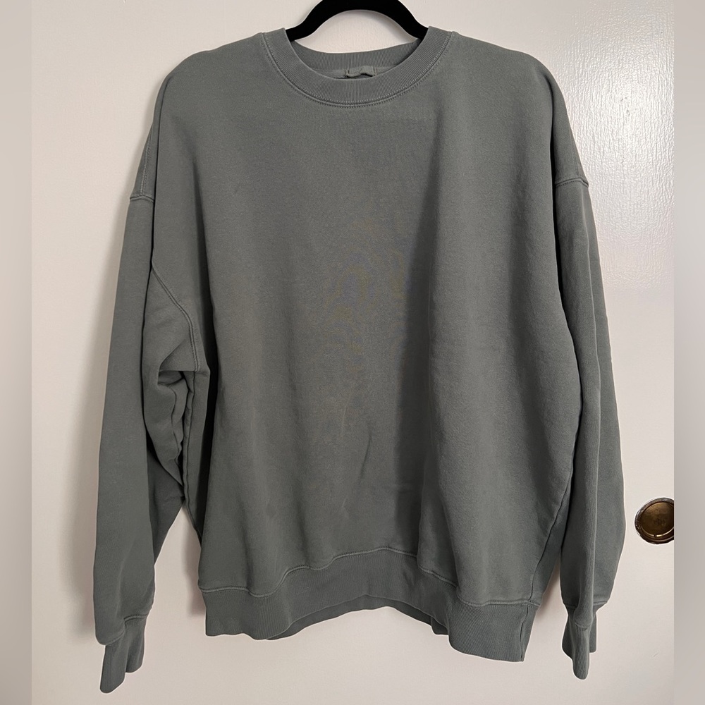Brandy Melville Light Sage Green Crewneck, OS.